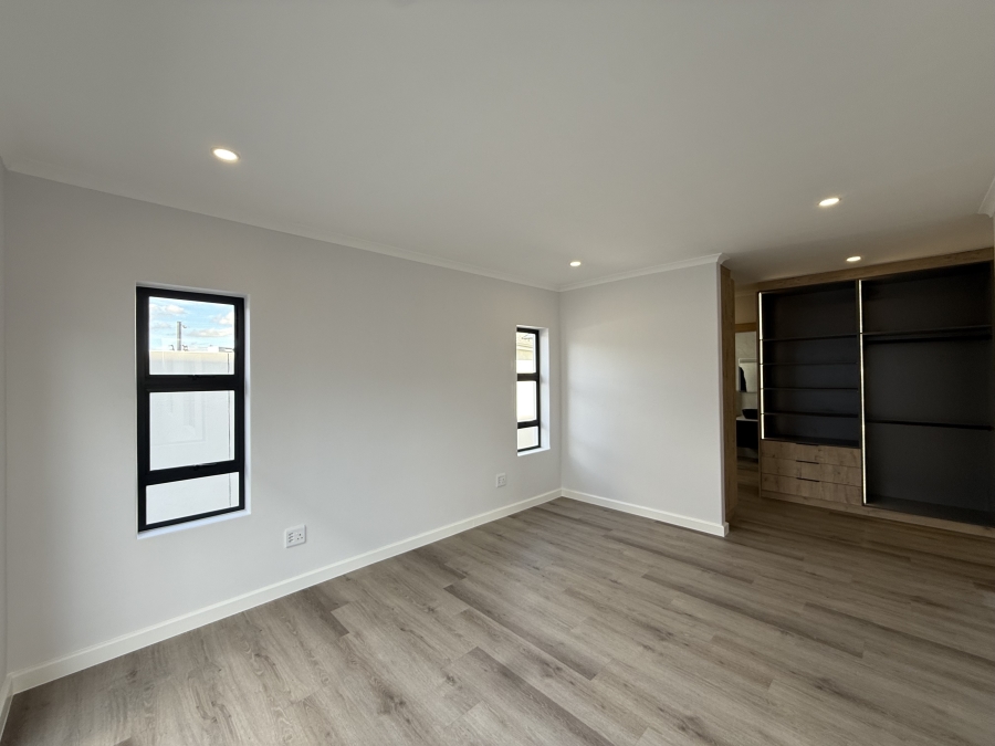 4 Bedroom Property for Sale in Sandown Western Cape